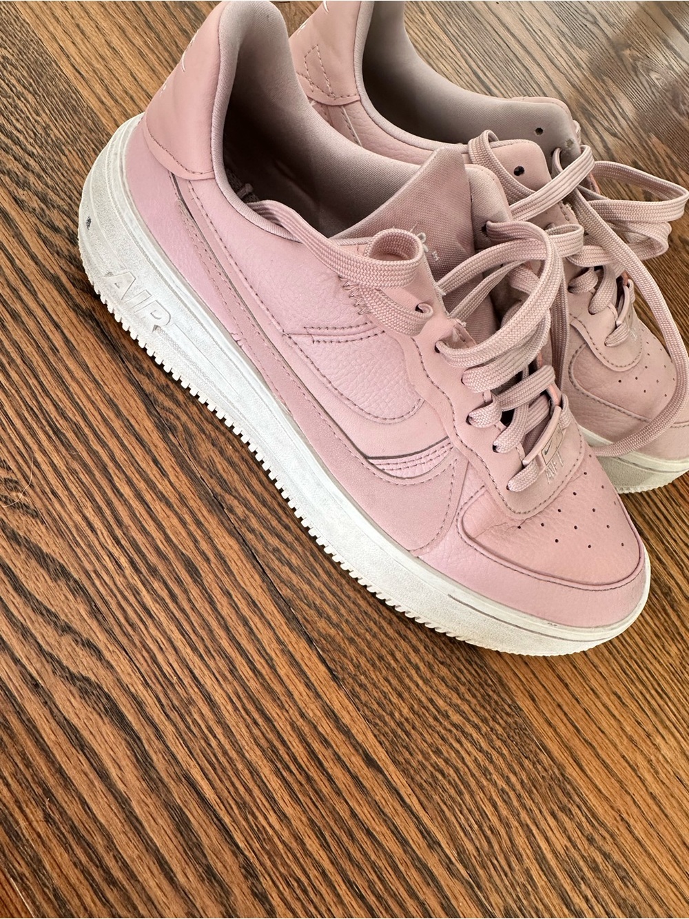 Nike Women’s Low-Top Sneakers in Dusty Pink